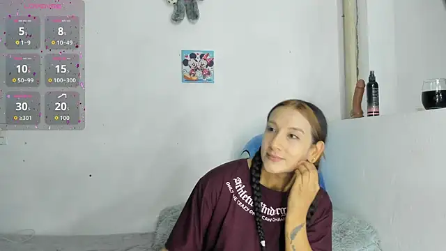 Snapshot of Valeria_Fitness chatting on June 16, 12:10 am Valeria Fitness online show from June 16, 12:10 am