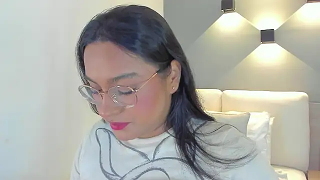 Snapshot of ellamontoya chatting on September 10, 10:58 am ellamontoya online show from September 10, 10:58 am