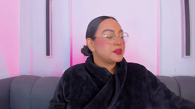 Snapshot of ellamontoya chatting on November 24, 11:54 am ellamontoya online show from November 24, 11:54 am