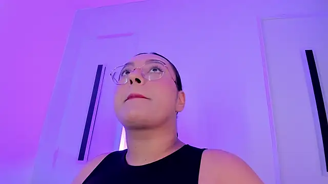 Snapshot of ellamontoya chatting on November 14, 1:15 pm ellamontoya online show from November 14, 1:15 pm