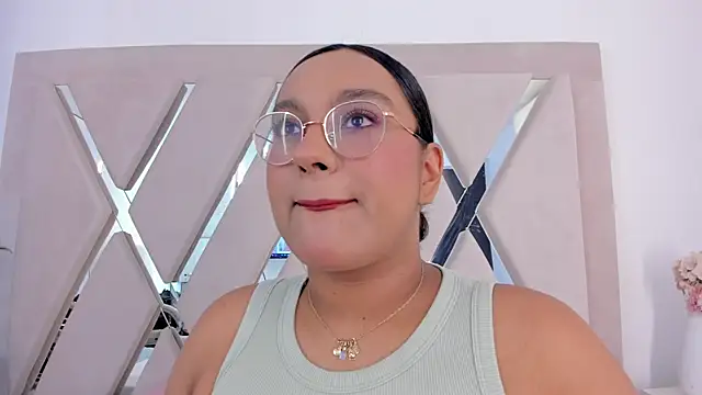 ellamontoya online show from February 9, 11:52 am