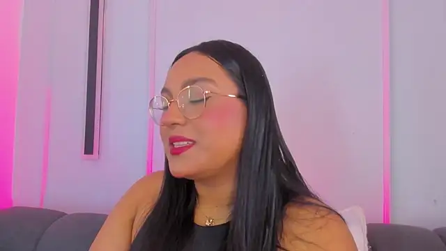 Snapshot of ellamontoya chatting on December 3, 12:37 pm ellamontoya online show from December 3, 12:37 pm