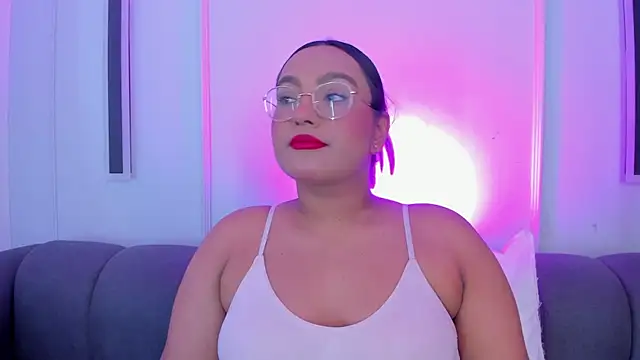 Snapshot of ellamontoya chatting on November 23, 1:32 pm ellamontoya online show from November 23, 1:32 pm