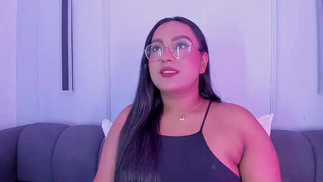 Snapshot of ellamontoya chatting on November 21, 11:31 am ellamontoya online show from November 21, 11:31 am