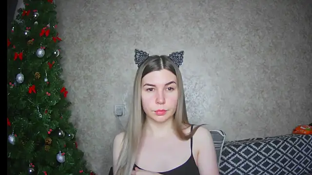 Snapshot of ElllaNuar chatting on January 30, 8:11 am ElllaNuar online show from January 30, 8:11 am