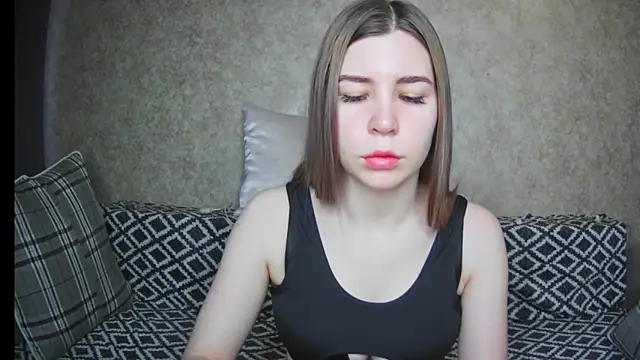 Snapshot of ElllaNuar chatting on December 20, 6:29 am ElllaNuar online show from December 20, 6:29 am