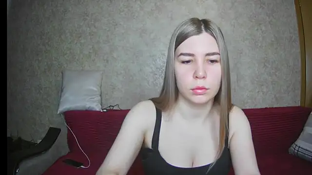 Snapshot of ElllaNuar chatting on March 11, 3:36 am ElllaNuar online show from March 11, 3:36 am