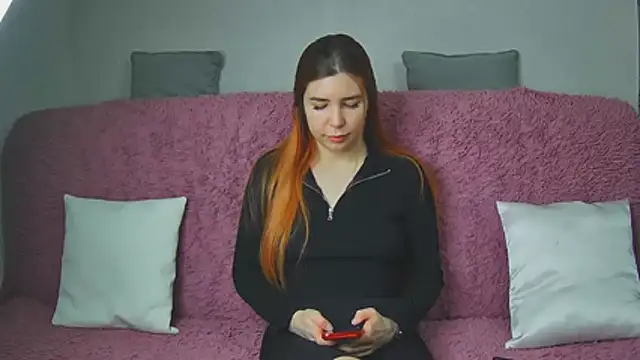 ElllaNuar online show from March 13, 6:18 am