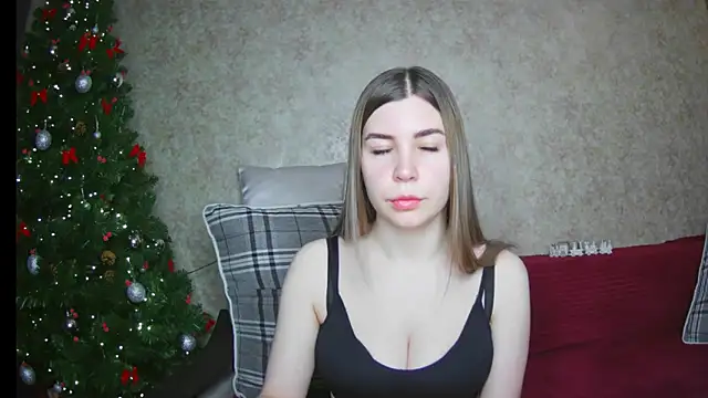 Snapshot of ElllaNuar chatting on January 8, 2:25 am ElllaNuar online show from January 8, 2:25 am