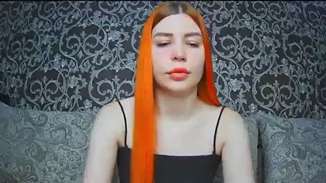 Snapshot of ElllaNuar chatting on November 10, 2:05 am ElllaNuar online show from November 10, 2:05 am