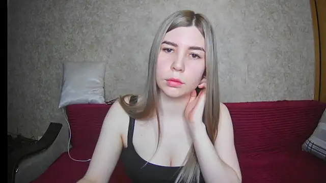 Snapshot of ElllaNuar chatting on March 11, 6:41 am ElllaNuar online show from March 11, 6:41 am