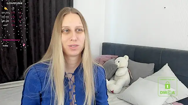 Snapshot of miissblonde chatting on March 23, 3:21 am miissblonde online show from March 23, 3:21 am