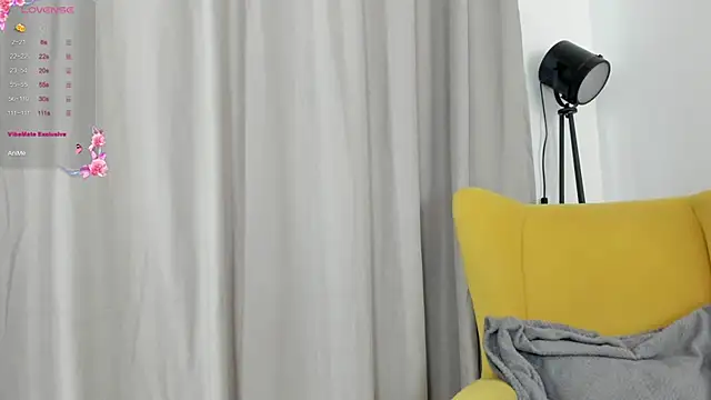 Snapshot of miissblonde chatting on November 28, 3:07 am miissblonde online show from November 28, 3:07 am