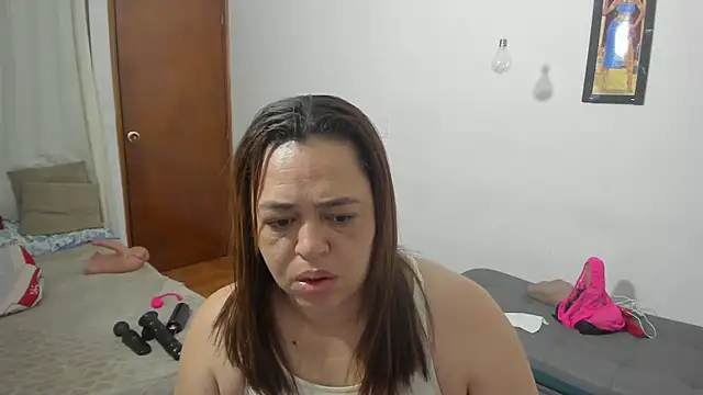 Snapshot of clarise_cooper chatting on September 14, 8:15 am clarise cooper online show from September 14, 8:15 am