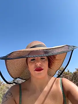 Selvaggia official83 online show from February 22, 11:45 am