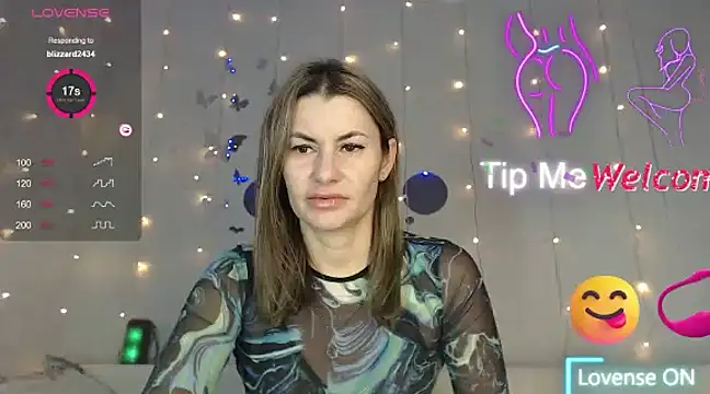 Snapshot of SuchAngel_ chatting on February 15, 2:04 am SuchAngel online show from February 15, 2:04 am