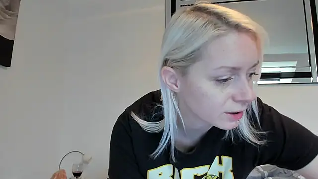 BetterThanYourEx69 online show from November 12, 11:14 am