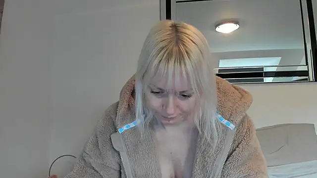 BetterThanYourEx69 online show from January 12, 10:44 am