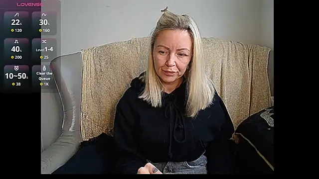 Snapshot of Angelamariexox chatting on October 22, 8:58 am Angelamariexox online show from October 22, 8:58 am