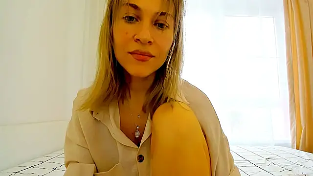 Mona Cruz online show from March 3, 8:30 am