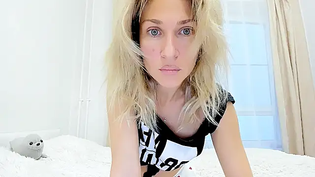 Mona Cruz online show from October 19, 2:09 pm