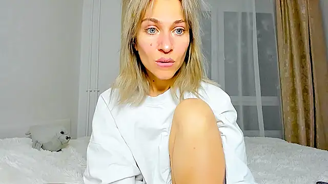 Mona Cruz online show from February 22, 8:09 pm