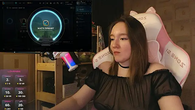 MoonlishSiren online show from March 3, 9:22 pm