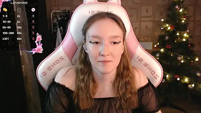 Snapshot of MoonlishSiren chatting on December 17, 7:48 pm MoonlishSiren online show from December 17, 7:48 pm