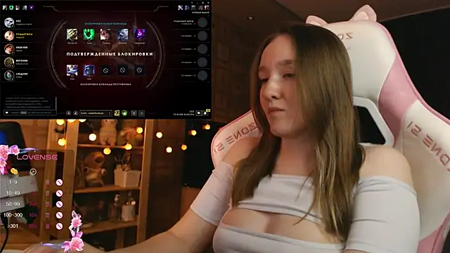 MoonlishSiren online show from October 26, 8:20 pm