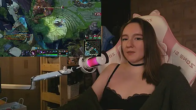MoonlishSiren online show from May 31, 9:48 pm
