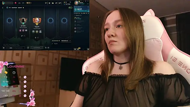 MoonlishSiren online show from October 23, 8:18 pm