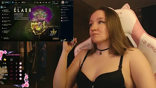 MoonlishSiren online show from December 14, 6:13 pm