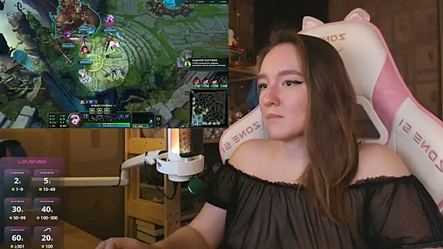 Snapshot of MoonlishSiren chatting on July 22, 10:23 pm MoonlishSiren online show from July 22, 10:23 pm