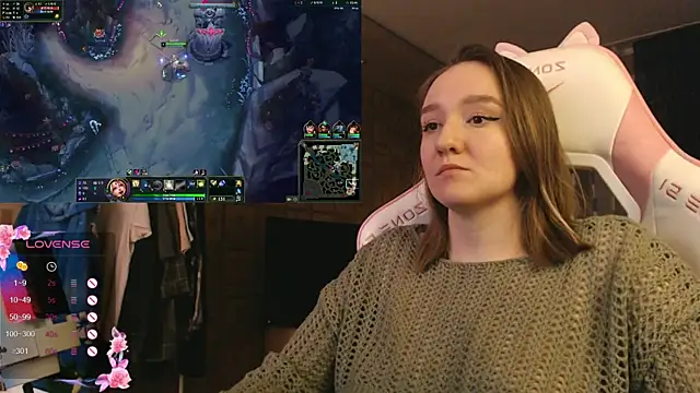 MoonlishSiren online show from December 17, 6:13 pm