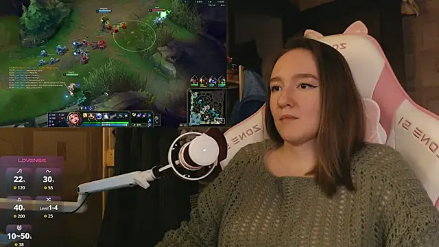 MoonlishSiren online show from March 31, 9:06 pm