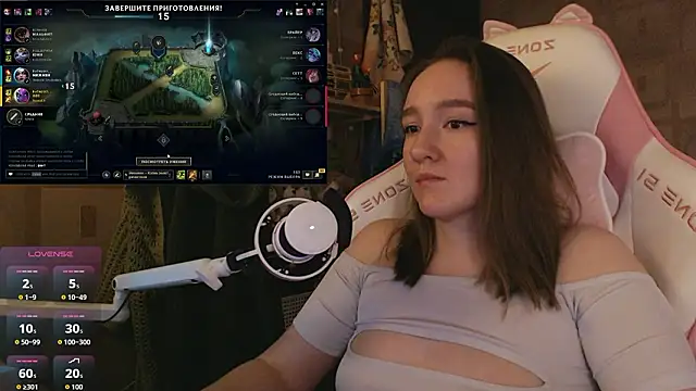 MoonlishSiren online show from March 24, 9:15 pm