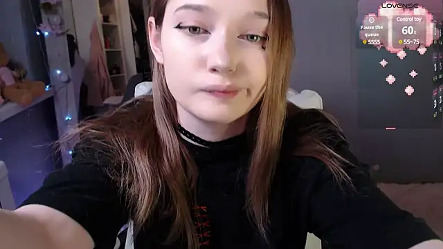 Snapshot of White_kitty01 chatting on February 25, 3:42 pm White kitty01 online show from February 25, 3:42 pm