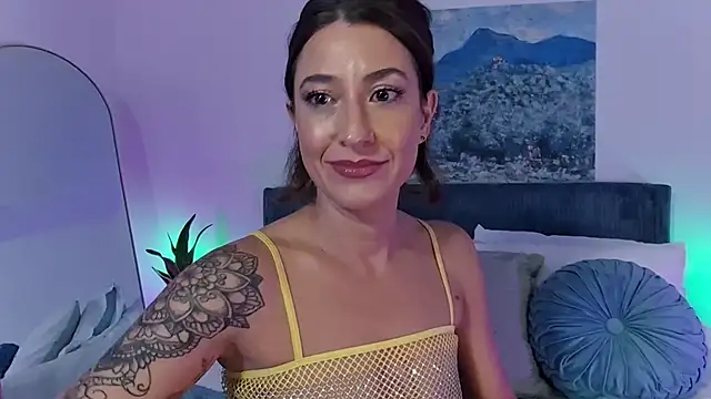 Snapshot of OutdoorXventure chatting on November 21, 4:55 am OutdoorXventure online show from November 21, 4:55 am