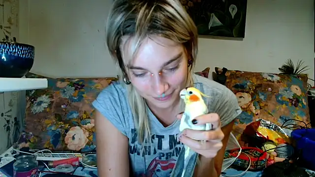 Snapshot of Sophie_Bell chatting on September 18, 6:00 pm Sophie Bell online show from September 18, 6:00 pm
