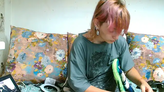 Snapshot of Sophie_Bell chatting on July 13, 6:07 pm Sophie Bell online show from July 13, 6:07 pm