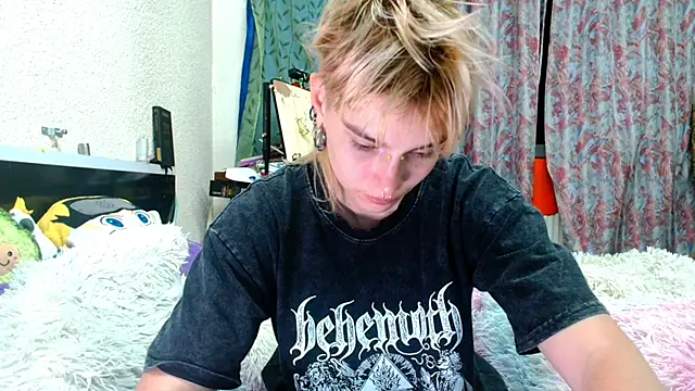Sophie Bell online show from May 25, 8:40 pm