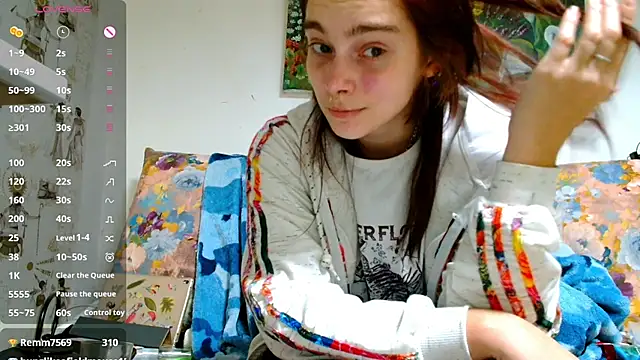 Snapshot of Sophie_Bell chatting on February 2, 9:56 pm Sophie Bell online show from February 2, 9:56 pm