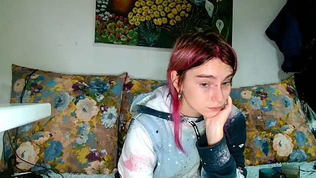 Snapshot of Sophie_Bell chatting on October 4, 6:09 pm Sophie Bell online show from October 4, 6:09 pm