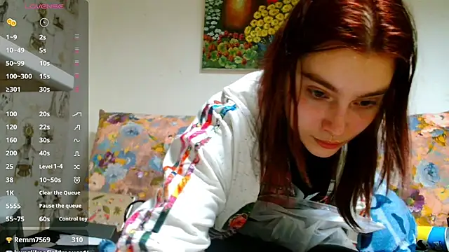 Snapshot of Sophie_Bell chatting on February 5, 10:22 pm Sophie Bell online show from February 5, 10:22 pm