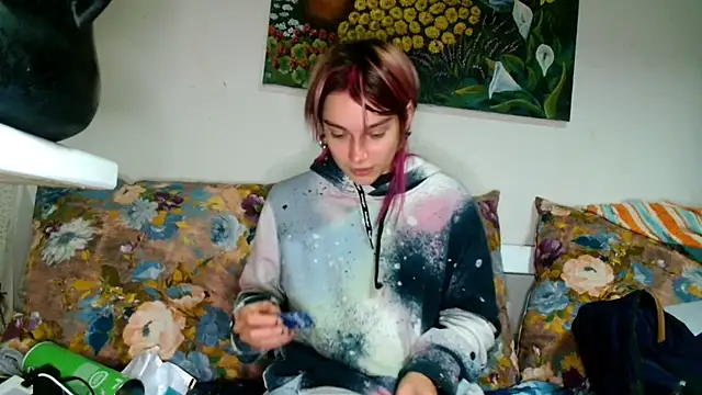 Snapshot of Sophie_Bell chatting on October 3, 5:25 pm Sophie Bell online show from October 3, 5:25 pm