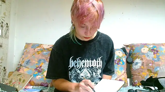 Sophie Bell online show from June 13, 8:07 pm