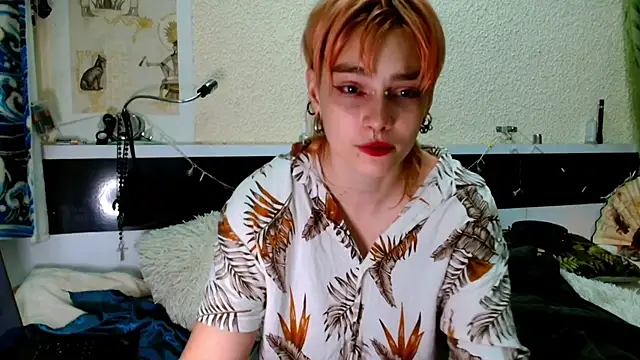 Sophie Bell online show from June 8, 6:30 pm