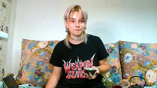 Snapshot of Sophie_Bell chatting on June 26, 6:47 pm Sophie Bell online show from June 26, 6:47 pm