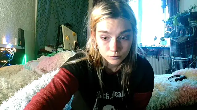 Sophie Bell online show from May 1, 4:12 pm