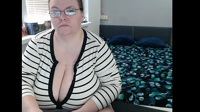 Sweetboobs online show from March 11, 8:52 am